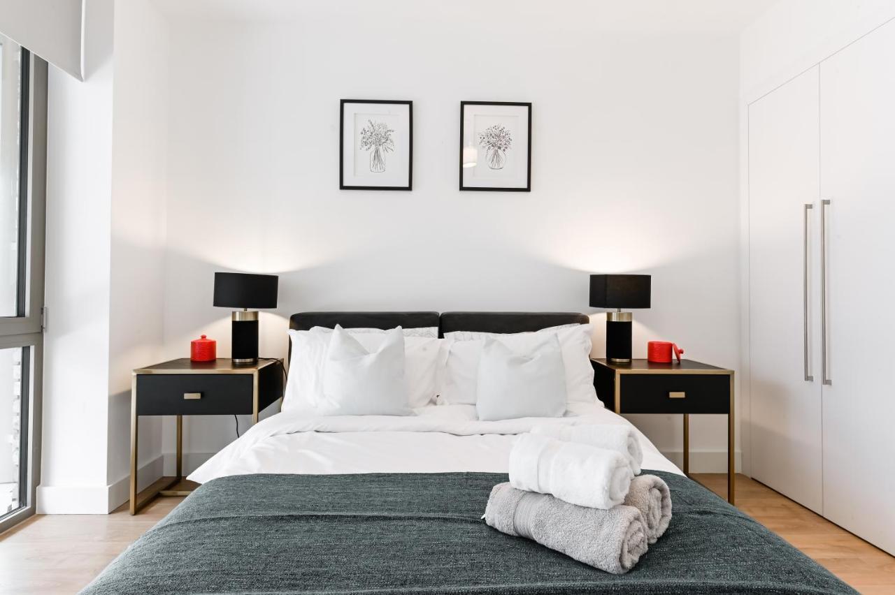 Khayat Homes - The Owelor - Two Bed London Exterior foto