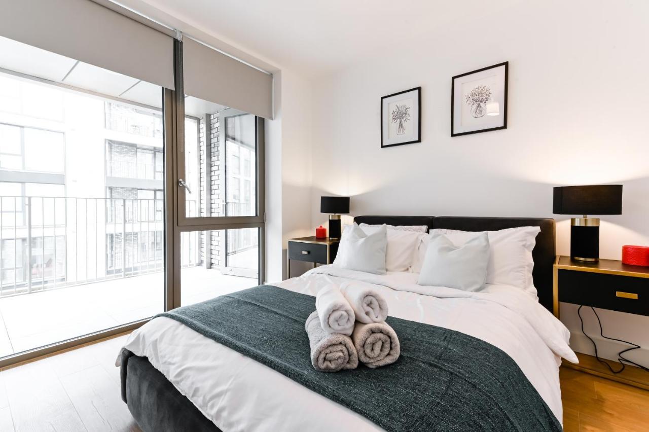 Khayat Homes - The Owelor - Two Bed London Exterior foto